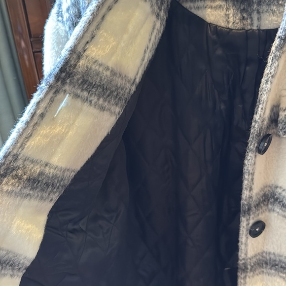 SIMONS cozy fully lined shirt jacket only worn once. Size S - Picture 6 of 13